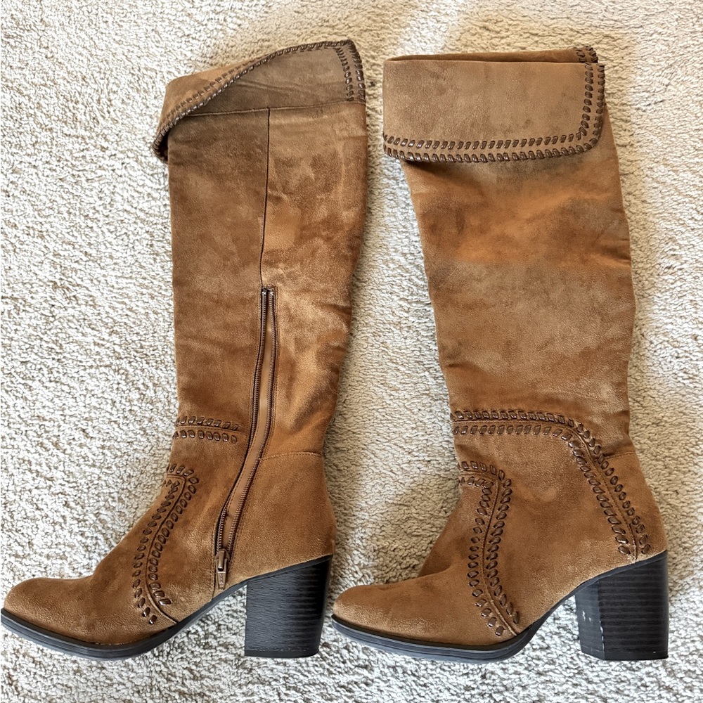 Women’s Dark tan full length suede boots sz 7.5M